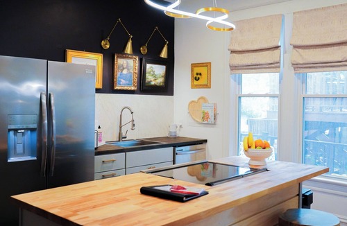 Downtown Dubuque House | Impressive three bedroom on historic Fenelon Place