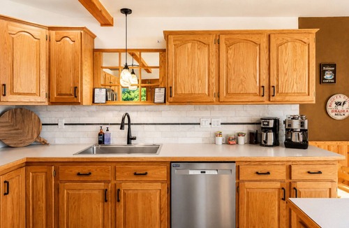 Plain Cabin | In Plain | Hot Tub | Dogs | Yard | Game Rm | BBQ