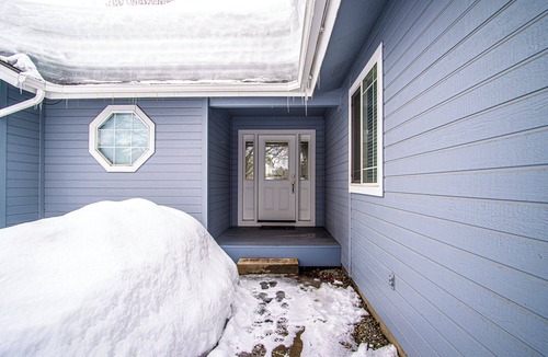 Hailey House | In the Heart of Hailey; Private Pet-friendly 3 Bedroom Home With Garage