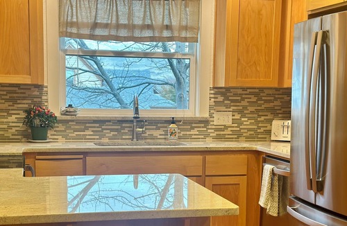 Historic Railroad District House | In the historic railroad district, walking distance to all the best of Ashland!