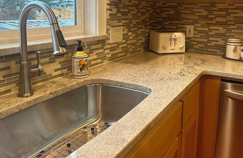 Historic Railroad District House | In the historic railroad district, walking distance to all the best of Ashland!