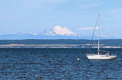 Coupeville Apartment | In town Condo on the water; studio with separate sleeping area