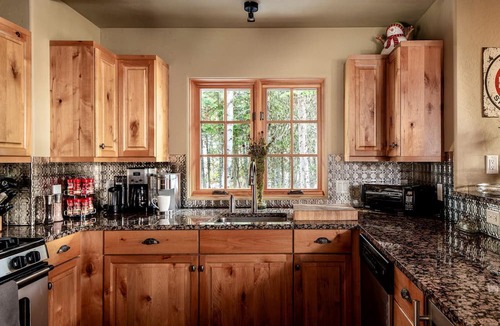 Big Sky Boat Rental | Incredible Cabin with Hot-tub in Big Sky, Montana