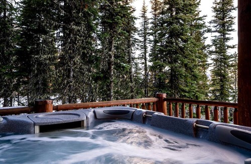 Big Sky Boat Rental | Incredible Cabin with Hot-tub in Big Sky, Montana
