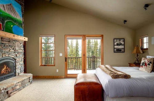 Big Sky Boat Rental | Incredible Cabin with Hot-tub in Big Sky, Montana