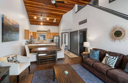 Big Horn Condo | Incredible Ski-Access: 3 Bed Chalet with HotTub