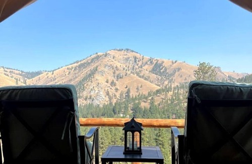 Conner RV Rental | Incredible Tented Cabin with Fantastic Vistas in Conner, Montana