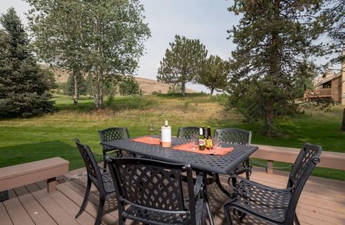 Elkhorn Village House | Indian Springs Townhome! Patio and Deck Area!