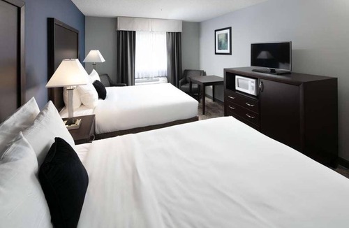 Sequim Hotel | Indulgent Family's Getaway at Spa & Wellness Center! Free Parking!