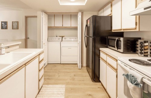 Veterans Park Apartment | InThe Heart Of Downtown Boise!