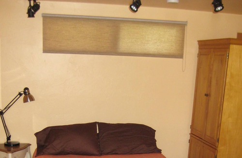 Ashland Cottage | Intimate Comfort in a vintage neighborhood 4 blocks walk to Ashland Plaza.