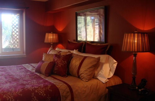 Leavenworth Bed & Breakfast | Intimate & Romantic - Fox Den Bed & Breakfast, 1.5 Miles From Leavenworth!