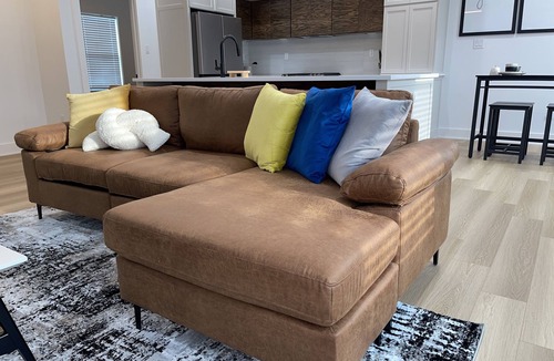 Mid City North House | Introducing "ElevateVR Living" Your New Baton Rouge 3 Story Retreat Sleeps 14