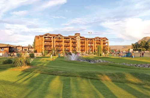 Chelan Resort | INVENTORY SPECIAL $599 - 8/3 to 8/6/22 Luxury Resort at Lake Chelan (last one)
