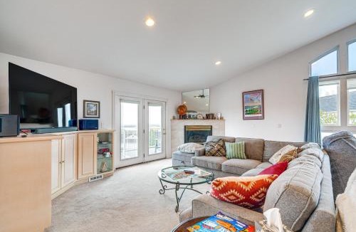 Great Falls House | Inviting Great Falls Home w/Wraparound Deck!