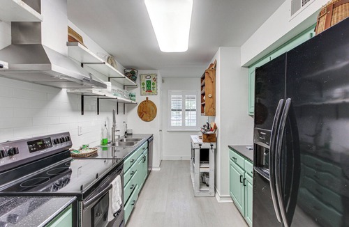 Diamondhead House | Inviting Home w/Golf Course View in Diamondhead!