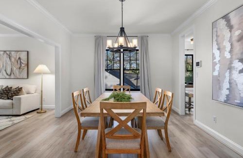 Glen Iris Villa | Iris Manor Luxury Modern Stay Near UAB