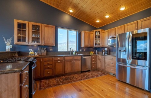 Emigrant House | Is This Montana's Best View?