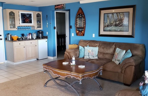 Greenbank House | Island House @ Honeymoon Bay - Lower Level