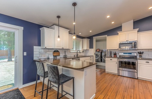 Three Rivers House | JACI97-Dog-Friendly Retreat Near Sunriver | Firepit + Fenced Yard