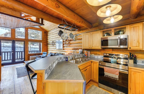 Jackson Condo | Jackson Condo w/Fireplace < Half Mi to Snow King!