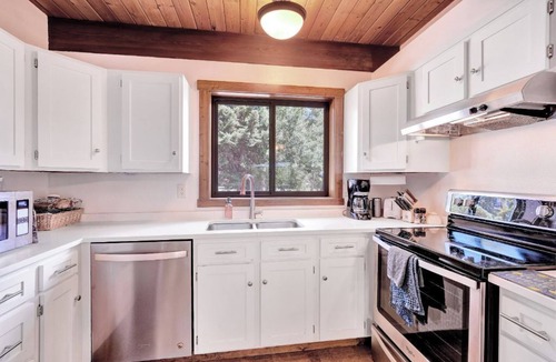 Jackson House | Jackson Hole end unit townhome near historic town square and ski resorts