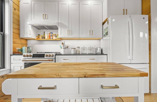 Cataldo House | Jewelbox Cabin, Rolling hills escape in Cataldo