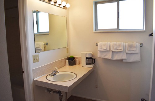 Soda Springs Hotel | JR Inn
