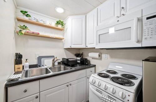 Juanita House | Juanita Bay Cottages B2