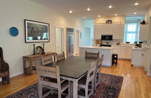 Twin Creeks House | JULY special ! Quiet, spacious, 4 bdrm home, 2 frplaces, jacuzzi tub, deck!