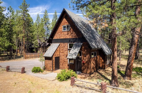 Sisters Cabin | Juniper & Pine Barrel Sauna + Hot Tub Sisters, Oregon