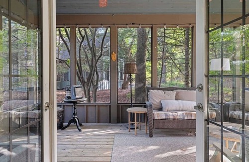 New Buffalo House | Juniper Presents: Deer Haus-Dog-Friendly Cottage with Hot Tub & Firepit