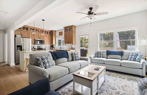 Union Pier House | Juniper Presents: Uber-Stylish Home - Private Beach Access&Fire Pit