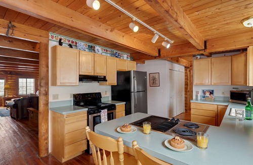 Island Park Cabin | KABINO: Dog Friendly, Yellowstone, Trails