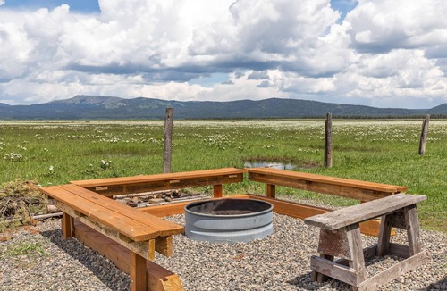 Island Park Cabin | KABINO: Dog Friendly, Yellowstone, Trails