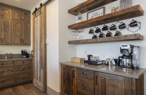 Star Valley Ranch House | KABINO: NEW! Huge Views Garage Fishing Snowmobile Trails
