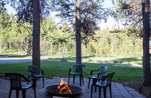 Island Park Cabin | KABINO: Trailer Parking, HotTub, Trails, Yellowstone