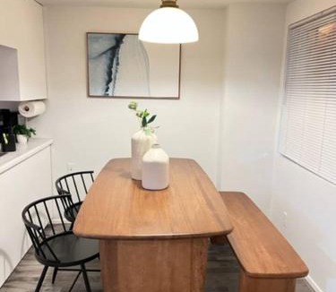 SeaTac House | Karmen's Lake Cottage A2 - Double Room