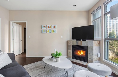 Northwest Bellevue Apartment | Kasa | Classic 2BD + Free Parking | Bellevue