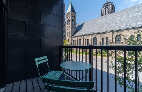 Downtown Des Moines Apartment | Kasa | Family Friendly 2BD + Game Room Access | Des Moines