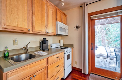 River West Apartment | Kathy's Westside Apartment near Mt. Bachelor