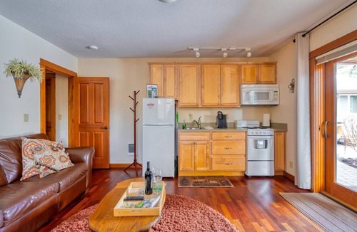 River West Apartment | Kathy's Westside Apartment near Mt. Bachelor