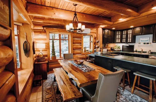 Lime Kiln House | Kayak on Lake Cavanaugh, HOT TUB, DOCK