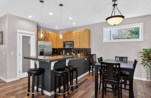Keizer House | Keizer Retreat | Firepit + Near Salem & Wineries