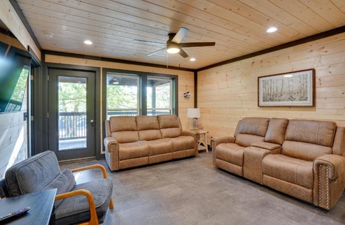 Murray House | Kentucky Lake Access! 2-Unit Combo w/Decks