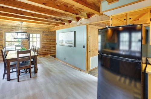Murray Cabin | Kentucky Lake Access! Family Log Cabin w/Deck