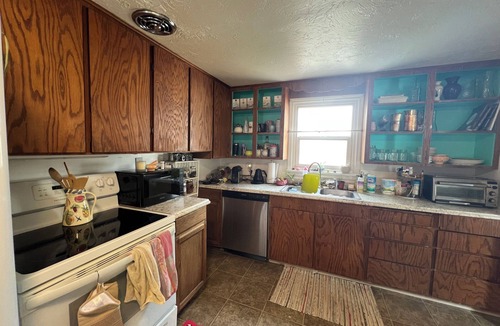 Arco House | Kid & Pet-Friendly Rainbow Cottage in the Heart of Arco