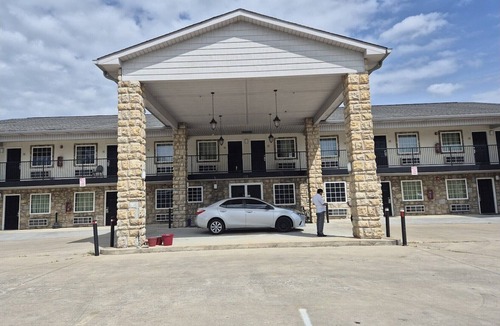 Chickamauga Apartment | King Bed Non-Smoking