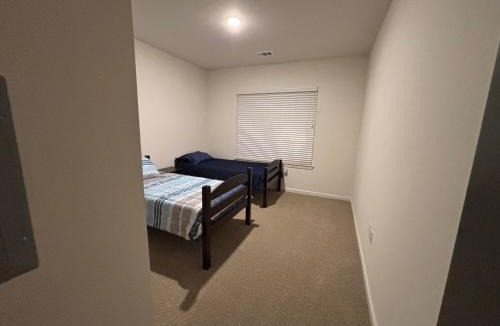 Madison Apartment | King Blue Oasis