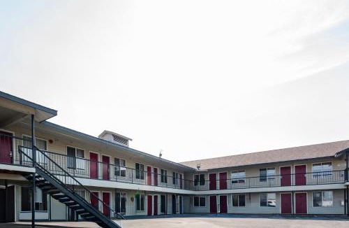Pasco Hotel | King City Motel by OYO Pasco